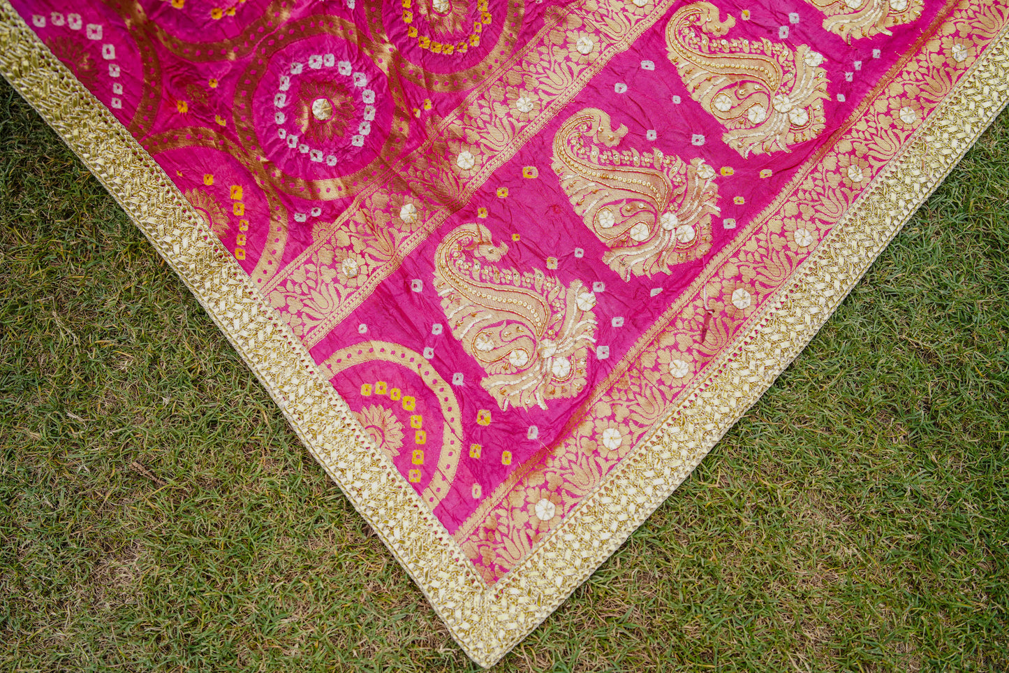 Shocking pink chunri silk shawl
