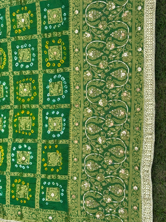 Emerald green chunri silk shawl