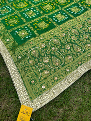 Emerald green chunri silk shawl