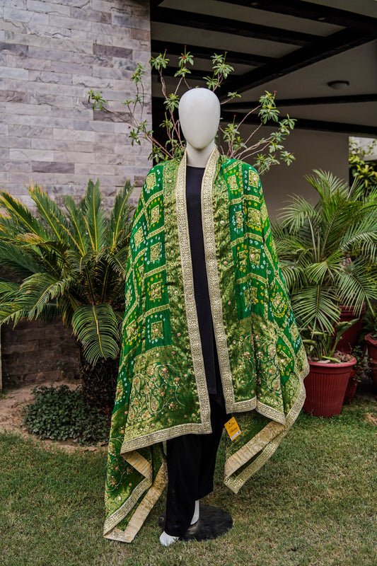 Emerald green chunri silk shawl